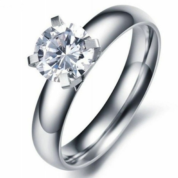 STUNNING! Shining 7mmCrystal Titanium Steel Ring - Picture 3 of 6